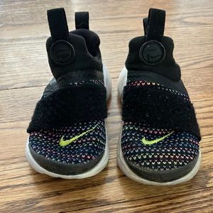 Nike toddler girl sneakers 8c